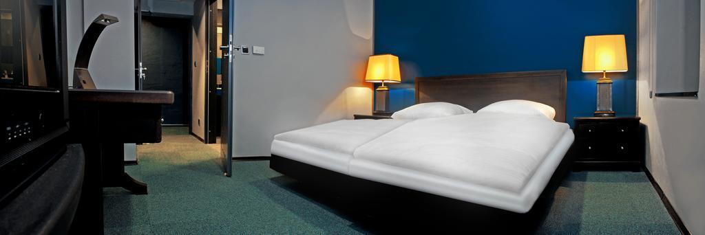 Blues Hotel Chorzow Room photo